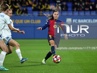 Claudia Pina plays during the match between FC Barcelona Women and SKN St. Poelten Women, corresponding to week 3 of Group D of the Women's...