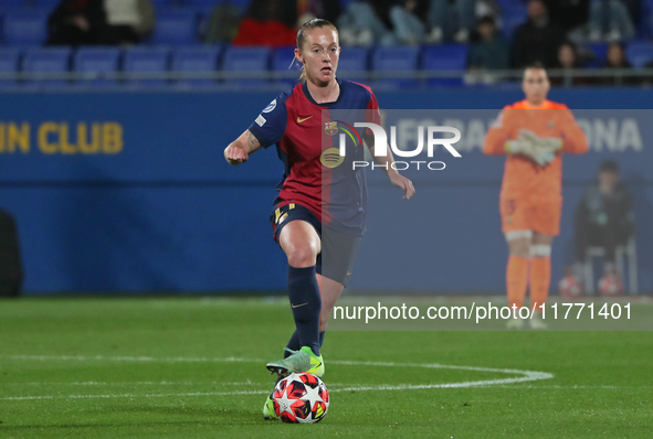 Keira Walsh plays during the match between FC Barcelona Women and SKN St. Poelten Women, corresponding to week 3 of Group D of the Women's U...