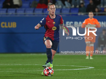 Keira Walsh plays during the match between FC Barcelona Women and SKN St. Poelten Women, corresponding to week 3 of Group D of the Women's U...