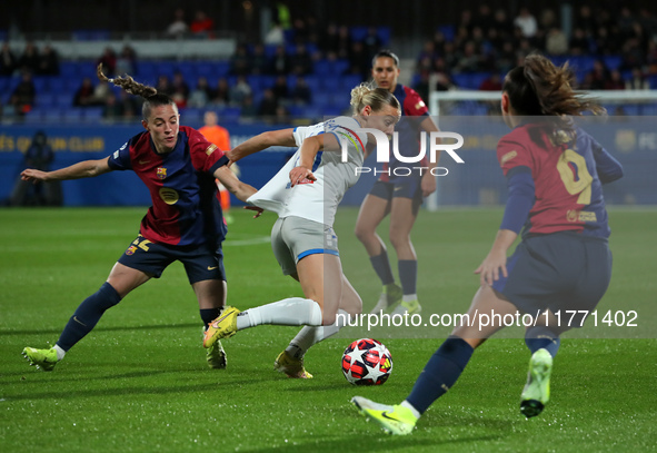 Sophie Hillebrand and Ona Batlle play during the match between FC Barcelona Women and SKN St. Poelten Women, corresponding to week 3 of Grou...