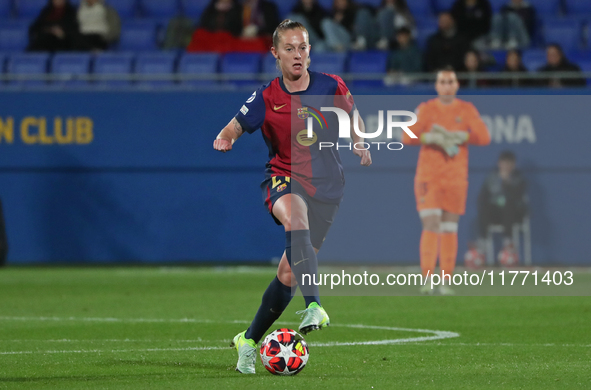 Keira Walsh plays during the match between FC Barcelona Women and SKN St. Poelten Women, corresponding to week 3 of Group D of the Women's U...