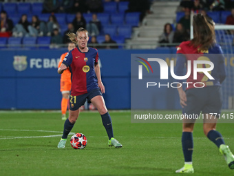 Keira Walsh plays during the match between FC Barcelona Women and SKN St. Poelten Women, corresponding to week 3 of Group D of the Women's U...