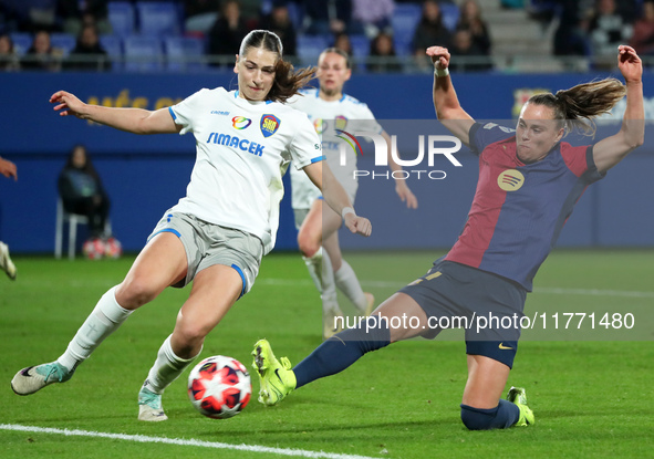 Ewa Pajor scores during the match between FC Barcelona Women and SKN St. Polten Women in week 3 of Group D of the Women's UEFA Champions Lea...