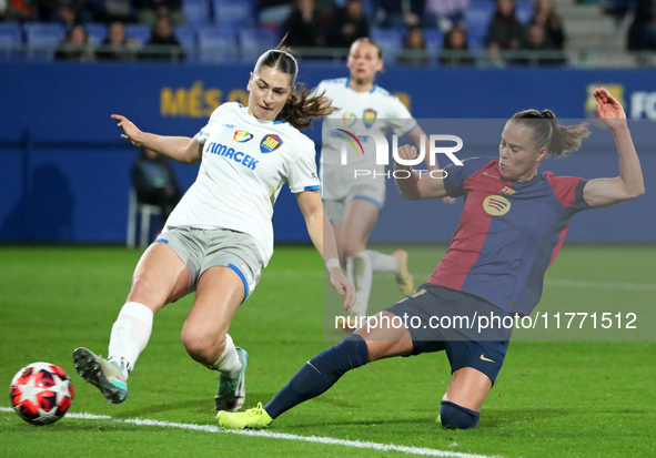 Ewa Pajor scores during the match between FC Barcelona Women and SKN St. Polten Women in week 3 of Group D of the Women's UEFA Champions Lea...