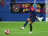 Vicky Lopez plays during the match between FC Barcelona Women and SKN St. Poelten Women, corresponding to week 3 of Group D of the Women's U...