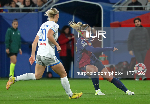 Alexia Putellas and Sophie Hillebrand play during the match between FC Barcelona Women and SKN St. Poelten Women, corresponding to week 3 of...