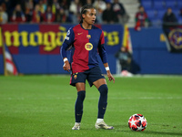 Vicky Lopez plays during the match between FC Barcelona Women and SKN St. Poelten Women, corresponding to week 3 of Group D of the Women's U...