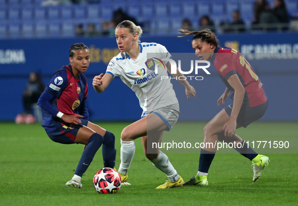 Sophie Hillebrand plays during the match between FC Barcelona Women and SKN St. Poelten Women, corresponding to week 3 of Group D of the Wom...