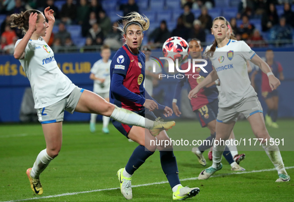 Alexia Putellas plays during the match between FC Barcelona Women and SKN St. Poelten Women, corresponding to week 3 of Group D of the Women...