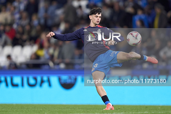 Charlie Patino of RC Deportivo de La Coruna warms up during the LaLiga Hypermotion match between RC Deportivo de La Coruna and SD Eibar at A...