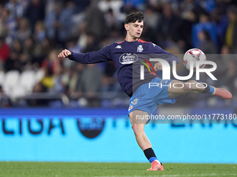 Charlie Patino of RC Deportivo de La Coruna warms up during the LaLiga Hypermotion match between RC Deportivo de La Coruna and SD Eibar at A...