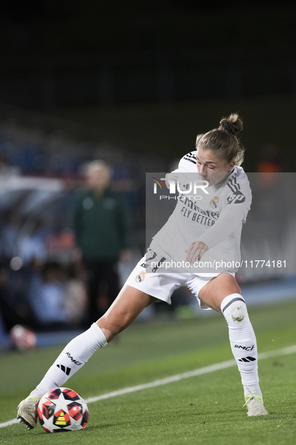 Filippa Angeldahl of Real Madrid women plays during the UEFA Women's Champions League match between Real Madrid and FC Twente at Alfredo Di...