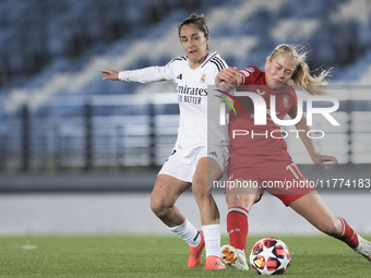 Oihane Hernandez of Real Madrid women and Amanda Andradottir of FC Twente play during the UEFA Women's Champions League match between Real M...