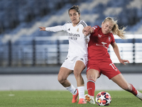 Oihane Hernandez of Real Madrid women and Amanda Andradottir of FC Twente play during the UEFA Women's Champions League match between Real M...