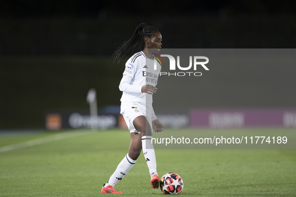 Naomie Feller of Real Madrid women controls the ball during the UEFA Women's Champions League match between Real Madrid and FC Twente at Alf...