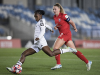 Linda Caicedo of Real Madrid women attempts a shot during the UEFA Women's Champions League match between Real Madrid and FC Twente at Alfre...