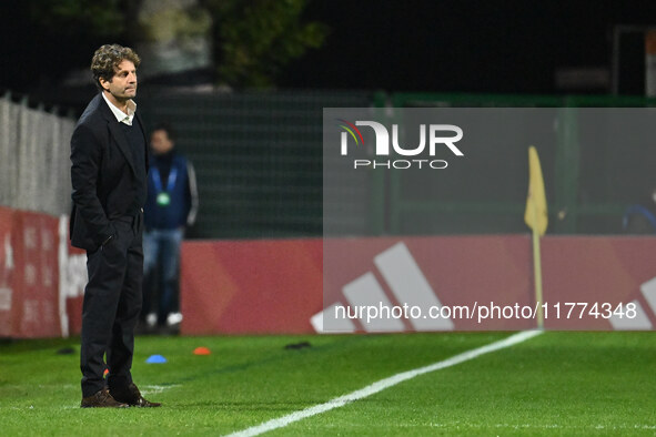 Joe Montemurro coaches Olympique Lyonnais during Group A - Day 3 of the UEFA Women's Champions League 2023/24 between A.S. Roma and Olympiqu...