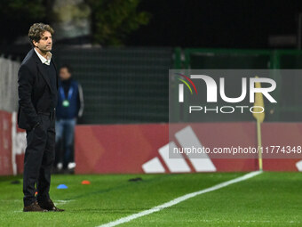 Joe Montemurro coaches Olympique Lyonnais during Group A - Day 3 of the UEFA Women's Champions League 2023/24 between A.S. Roma and Olympiqu...