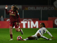 Alice Corelli of A.S. Roma Femminile and Wendie Renard of Olympique Lyonnais are in action during Group A - Day 3 of the UEFA Women's Champi...