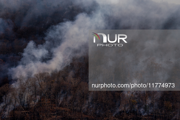 The Jennings Creek Wildfire burns near Greenwood Lake, NY, U.S., on November 13, 2024. The fire burns roughly 5000 acres with fire crews and...