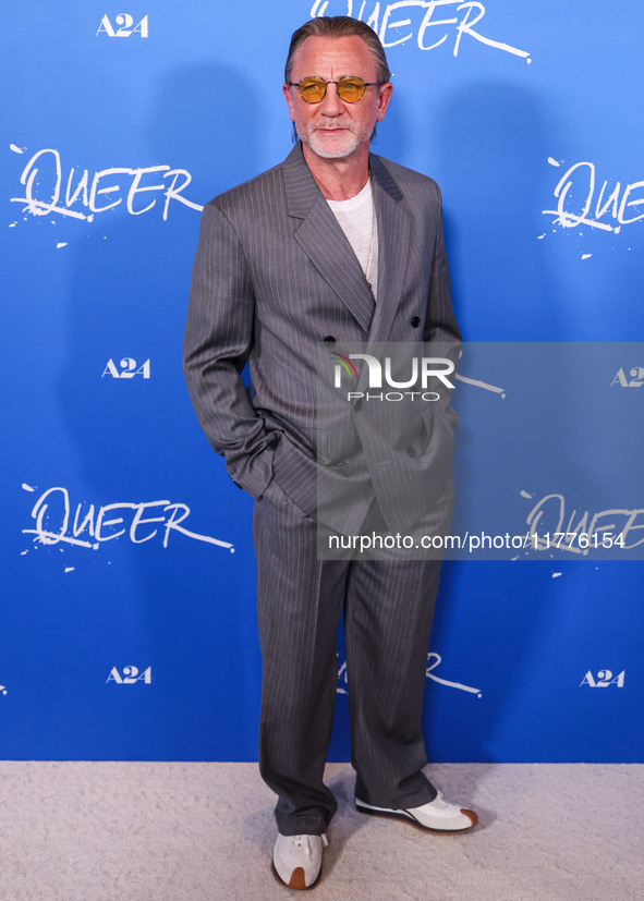 Daniel Craig arrives at the Los Angeles Premiere Of A24's 'Queer' held at the Directors Guild of America Theater Complex on November 13, 202...