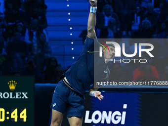 Alex de Minaur (AUS) competes against Taylor Fritz (USA) during day five of the Nitto ATP finals 2024 at Inalpi Arena in Turin, Italy, on No...