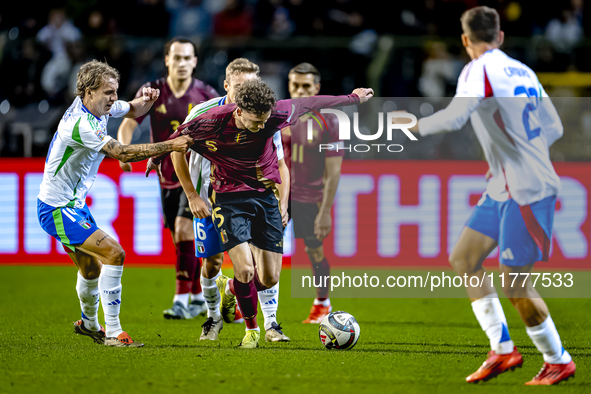 Italy defender Matteo Gabbia and Belgium midfielder Maxim de Cuyper participate in the match between Belgium and Italy at the King Baudouin...