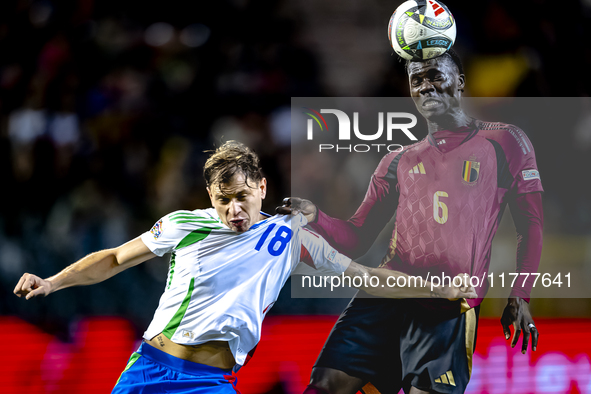 Italy midfielder Nicolo Barella and Belgium midfielder Amadou Onana play during the match between Belgium and Italy at the King Baudouin Sta...