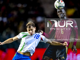 Italy midfielder Nicolo Barella and Belgium midfielder Amadou Onana play during the match between Belgium and Italy at the King Baudouin Sta...