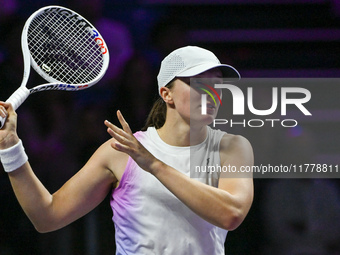 RIYADH, SAUDI ARABIA - NOVEMBER 05: Iga Swiatek of Poland during her match against Coco Gauff of USA, on day 4 of the 2024 WTA Finals, part...