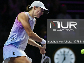 RIYADH, SAUDI ARABIA - NOVEMBER 05: Iga Swiatek of Poland during her match against Coco Gauff of USA, on day 4 of the 2024 WTA Finals, part...