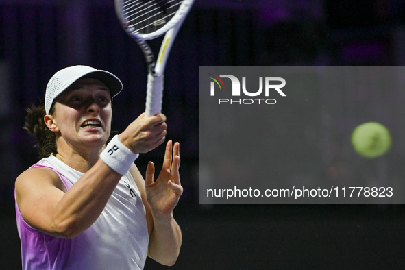 RIYADH, SAUDI ARABIA - NOVEMBER 05: Iga Swiatek of Poland during her match against Coco Gauff of USA, on day 4 of the 2024 WTA Finals, part...