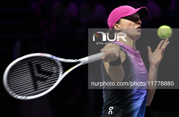 RIYADH, SAUDI ARABIA - NOVEMBER 07: Iga Swiatek of Poland during her match against Daria Kasatkina, on Day 6 of the 2024 WTA Finals, part of...