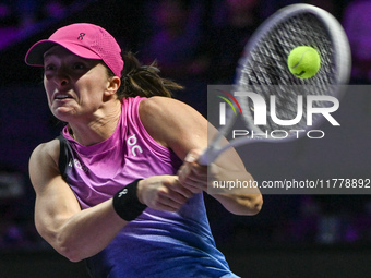 RIYADH, SAUDI ARABIA - NOVEMBER 07: Iga Swiatek of Poland during her match against Daria Kasatkina, on Day 6 of the 2024 WTA Finals, part of...