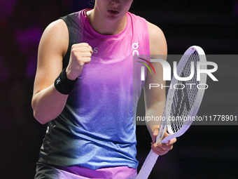 RIYADH, SAUDI ARABIA - NOVEMBER 07: Iga Swiatek of Poland during her match against Daria Kasatkina, on Day 6 of the 2024 WTA Finals, part of...