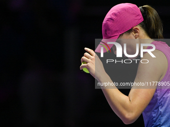 RIYADH, SAUDI ARABIA - NOVEMBER 07: Iga Swiatek of Poland during her match against Daria Kasatkina, on Day 6 of the 2024 WTA Finals, part of...