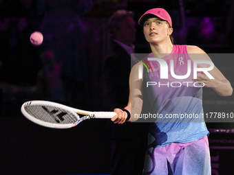 RIYADH, SAUDI ARABIA - NOVEMBER 07: Iga Swiatek of Poland celebrates after winning her match against Daria Kasatkina, on Day 6 of the 2024 W...