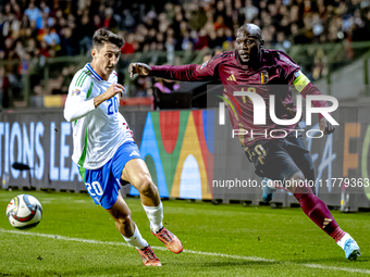 Italy defender Andrea Cambiaso and Belgium forward Romelu Lukaku play during the match between Belgium and Italy at the King Baudouin Stadiu...