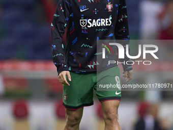 Bruno Fernandes of Portugal warms up before the UEFA Nations League 2024/25 League A Group A1 match between Portugal and Poland at Estadio D...