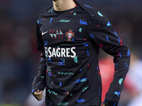 Bernardo Silva of Portugal warms up before the UEFA Nations League 2024/25 League A Group A1 match between Portugal and Poland at Estadio Do...