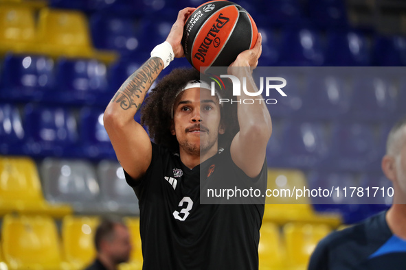 Tyson Ward plays during the match between FC Barcelona and Paris Basketball, corresponding to week 10 of the Turkish Airlines Euroleague, at...