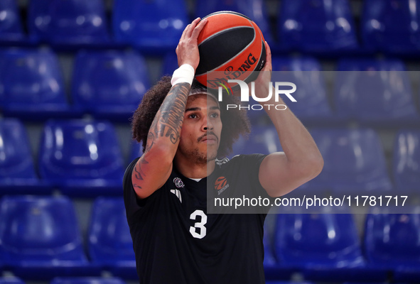 Tyson Ward plays during the match between FC Barcelona and Paris Basketball, corresponding to week 10 of the Turkish Airlines Euroleague, at...