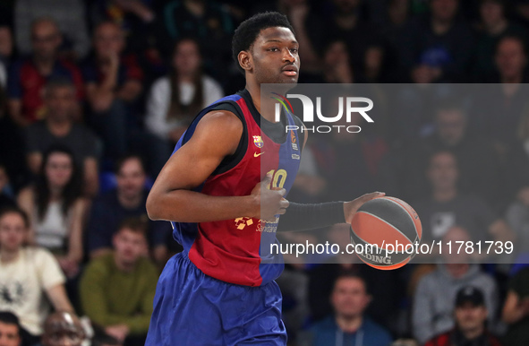 Chimezie Metu plays during the match between FC Barcelona and Paris Basketball, corresponding to week 10 of the Turkish Airlines Euroleague,...