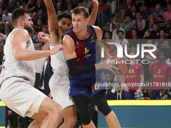 Jan Vesely plays during the match between FC Barcelona and Paris Basketball, corresponding to week 10 of the Turkish Airlines Euroleague, at...