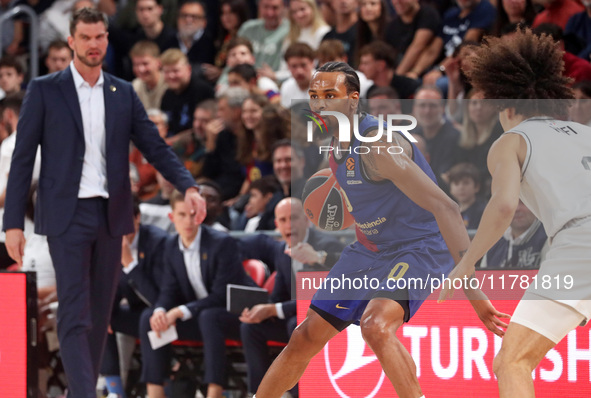 Kevin Punter plays during the match between FC Barcelona and Baskonia Vitoria-Gasteiz, corresponding to week 8 of the Turkish Airlines Eurol...