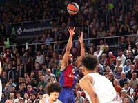 Kevin Punter plays during the match between FC Barcelona and Baskonia Vitoria-Gasteiz, corresponding to week 8 of the Turkish Airlines Eurol...