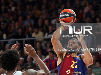 Jabari Parker plays during the match between FC Barcelona and Paris Basketball, corresponding to week 10 of the Turkish Airlines Euroleague,...