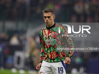 Leandro Trossard of Arsenal warms up before the UEFA Champions League 2024/25 League Phase MD4 match between FC Internazionale Milano and Ar...