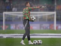 Neto of Arsenal warms up before the UEFA Champions League 2024/25 League Phase MD4 match between FC Internazionale Milano and Arsenal FC at...