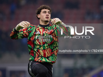 Tommy Setford of Arsenal warms up before the UEFA Champions League 2024/25 League Phase MD4 match between FC Internazionale Milano and Arsen...